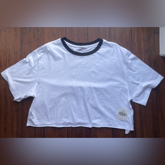 Fabletics Cropped Slub White Tee - Picture 3 of 8